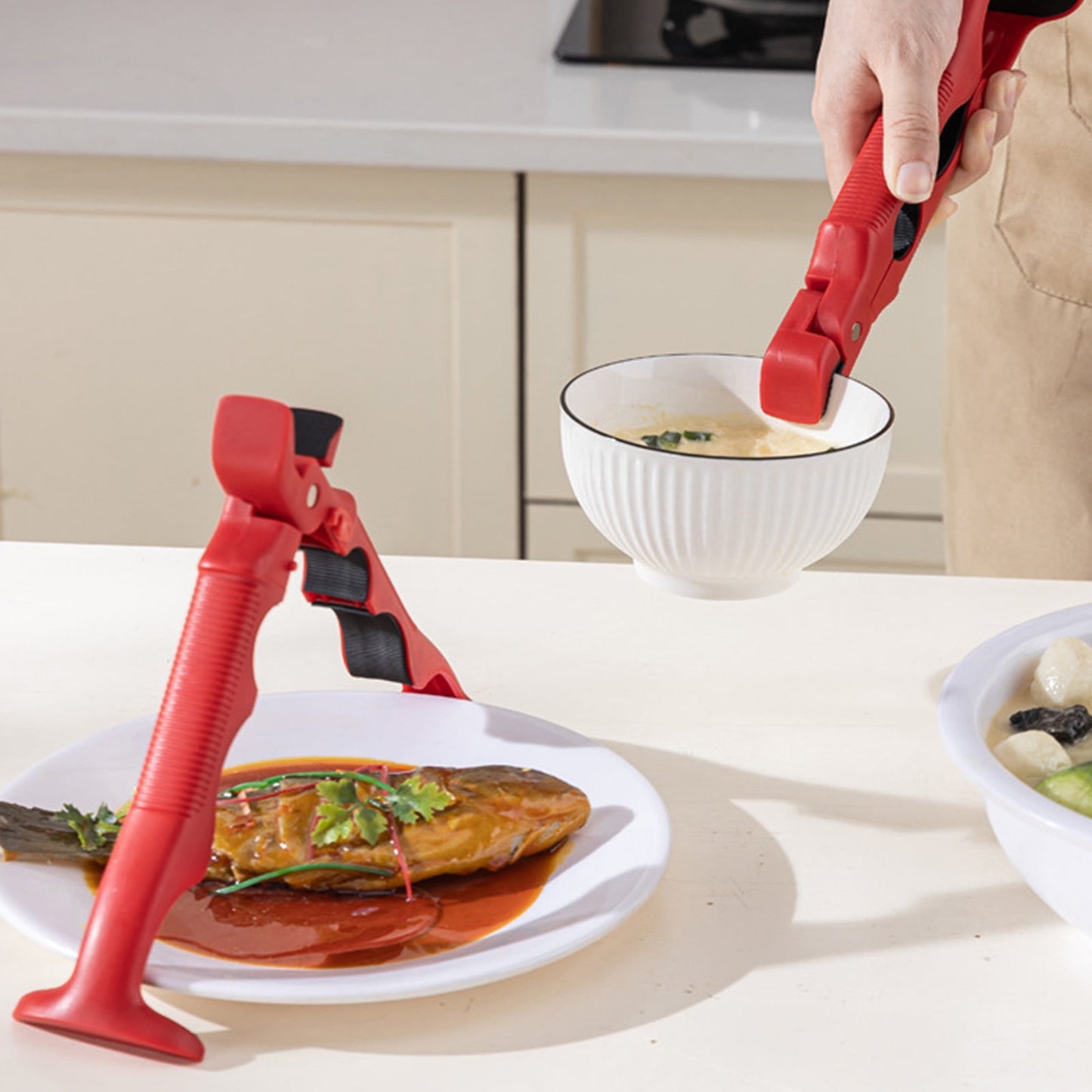 Silicone Bowl Clip &amp; Plate Lifter Tool, Heat Resistant Non Slip Grip, Kitchen Utensil for Lifting Hot Dishes, Secure Hold for Bowls &amp; Plates, Household Serving &amp; Cooking Aid